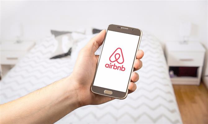 Airbnb fecha parceria com site de distribuição hoteleira