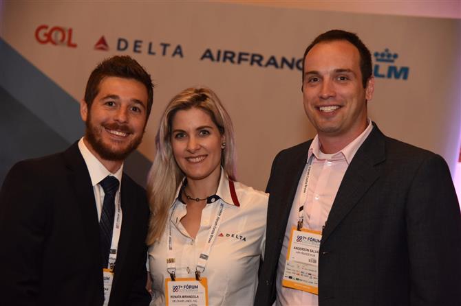 Danillo Barbizan e Renata Mirandola, da Delta, e Anderson Salvá, da Air France-KLM