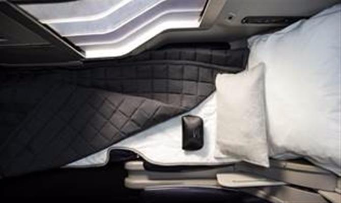 Cabine Club World contará com travesseiros feitos exclusivamente pela The White Company e kit com produtos da marca Restore & Relax