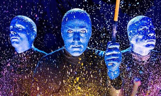 Desde 1991 nos palcos, show Blue Man Group já foi visto por mais de 35 milhões de pessoas