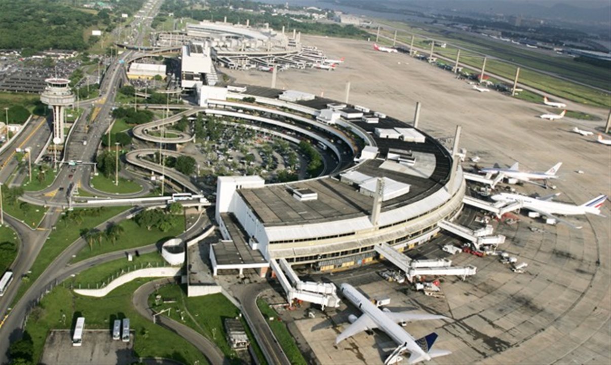 Dentre outros fatores, o aumento da oferta de voos se deve à redução dos mesmos no aeroporto Santos Dumont