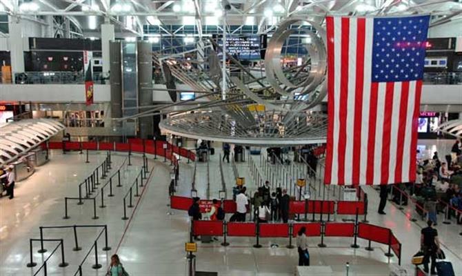 JFK Airport, em Nova York, um dos principais portões de entrada nos Estados Unidos