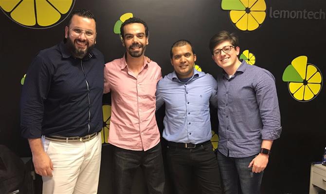 Allan Ferreira (Lemontech), Max Campos (Hotelquando), Reginaldo Silva (Lemontech) e Matheus Janjão (Hotelquando)