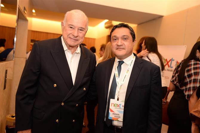 Artur Andrade, da PANROTAS, Airton Cabral Jr., da secretaria de Turismo de Fortaleza, e Jackey Guimarães, da Costa Verde Turismo