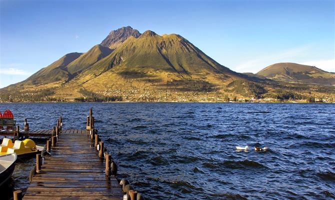 Produto foi motivado pela nova regulamentação do Equador, que obriga turistas internacionais a apresentarem seguro viagem; na foto, lago San Pablo, no Equador