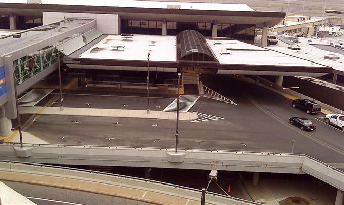 Aeroporto de Logna, em Boston, estaria estudando a possibilidade de instalar um pedágio para carros privados