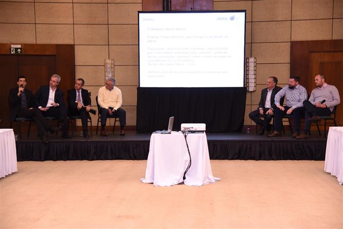 Tiago Quintanilha (Reserve), Paulo Rogerio Borges Rezende (Amadeus), Luís Carlos Vargas, (Travelport), Luis Ambar (Sabre), Glaucio Silva (AGI), Aoron Beyer (Benner) e Alexandre Arruda (Argo Solutions)