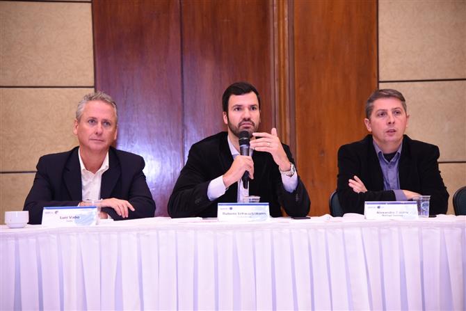 Luis Vabo (Solid e Reserve), Rubens Schwartzmann (Costa Brava) e Alexandre Castro (Maringa Turismo)