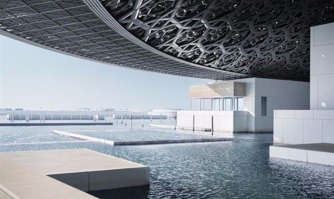 Louvre Abu Dhabi receberá obras francesas