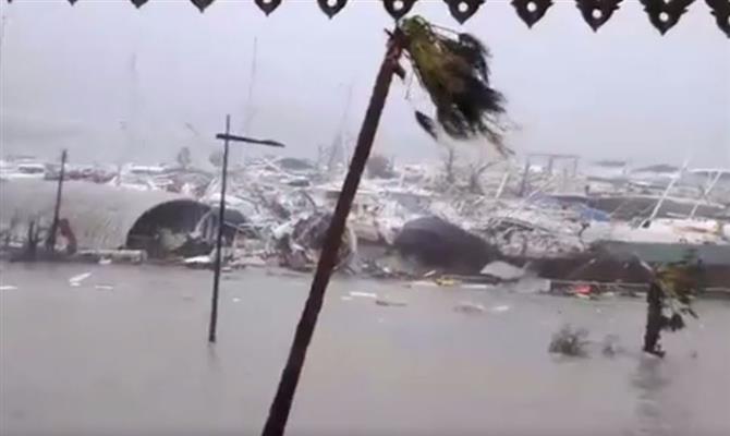 Destruição causada pelo furacão Irma