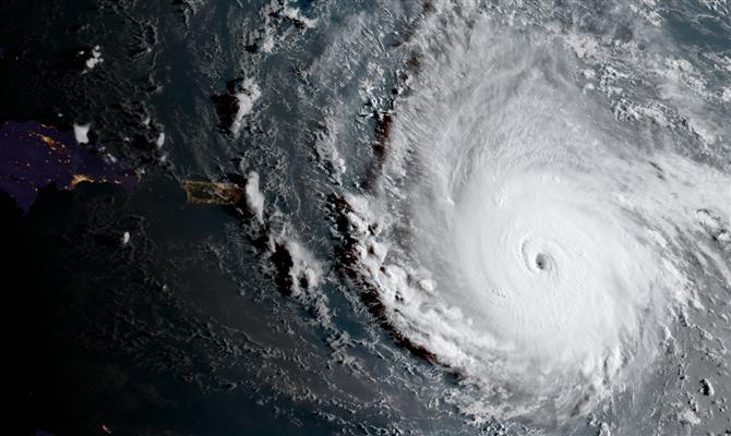 Furacão Irma, o mais recente, causou destruição no Caribe e na Flórida
