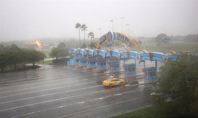 Magic Kingdom, um dos parques da Disney, está fechado desde domingo