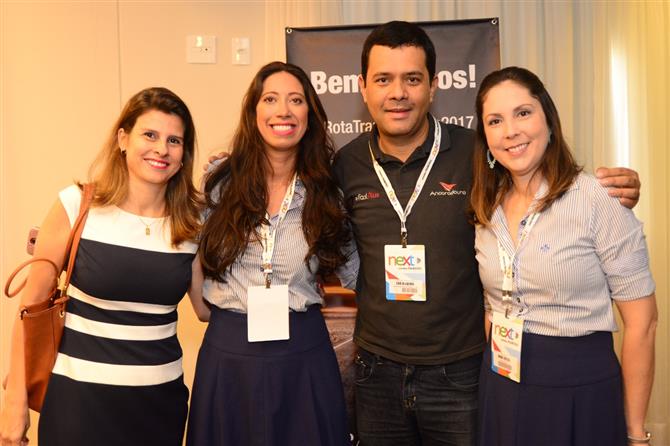 Eliane Campos, da Rextur Advance, Ana di Sicco, da Hello Viagens, Lydiane Fukayama, da Rextur Advance, e Angelo Marcolin, também da Rextur Advance