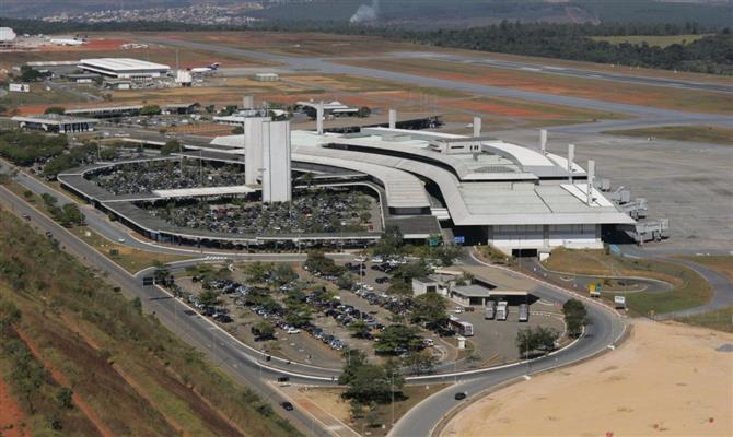 O Aeroporto Internacional de Confins fica na região metropolitana de Belo Horizonte