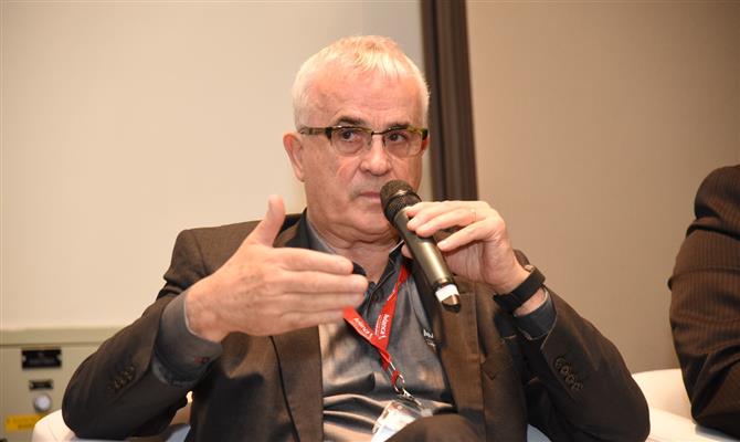 O VP da Avianca, Tarcísio Gargioni, participou do debate durante o Fórum Abracorp