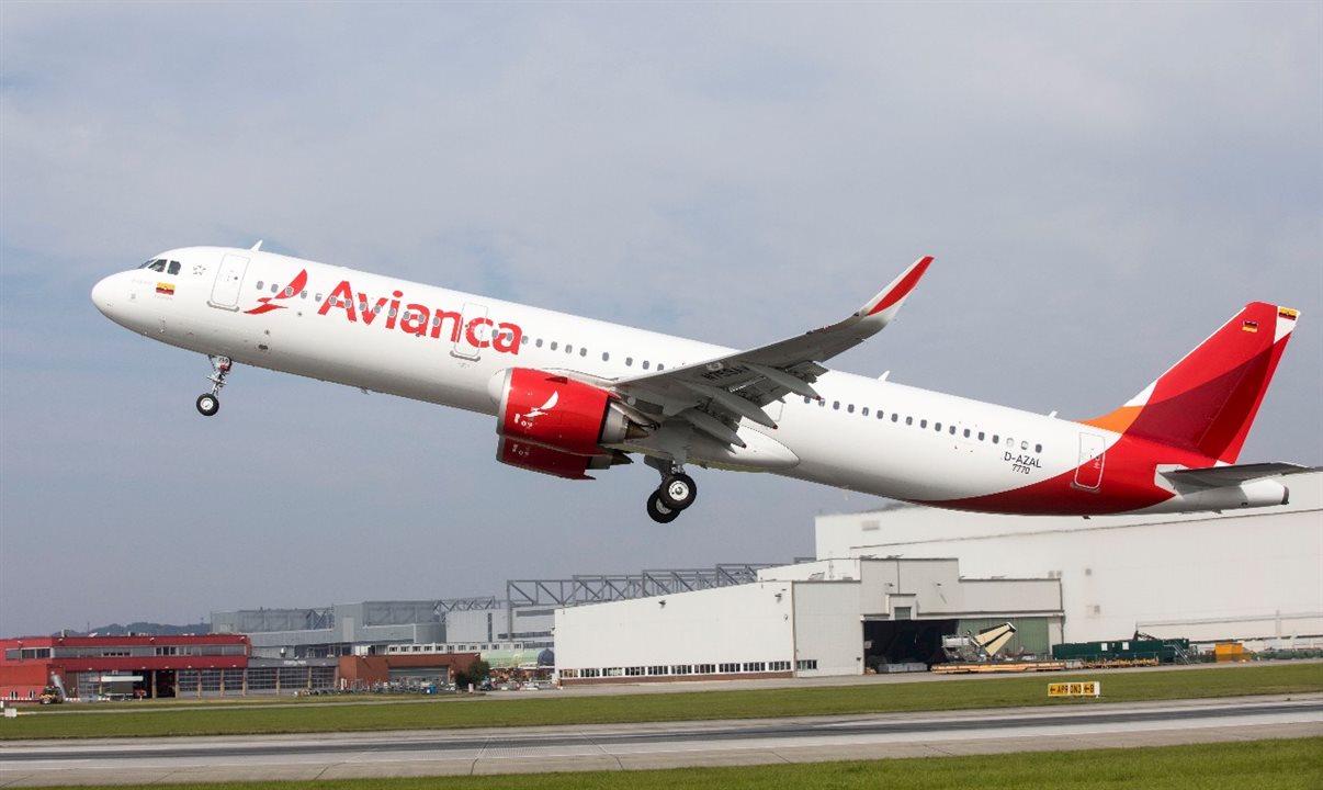 A companhia aérea recomenda verificar as comunicações que serão enviadas para o e-mail associado à reserva ou por meio de nossos canais oficiais.