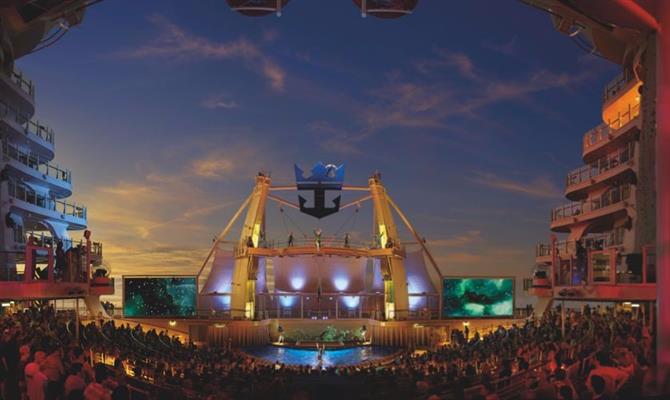 Aqua Theater: anfiteatro receberá espetáculos aquáticos no Boardwalk do novo navio
