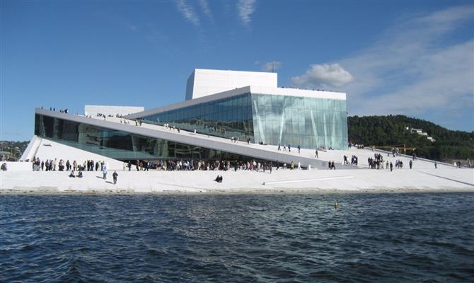 Movimento na Oslo Opera House