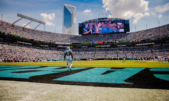 Jogos do Carolina Panthers, time de futebol americano que representa o estado, são uma das atrações esportivas da cidade