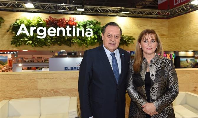Gustavo Santos, ministro do Turismo da Argentina, e Gloria Guevara, CEO do WTTC
