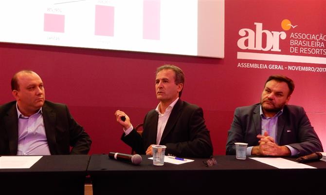 Alberto Cestrone, Luigi Rotunno e João Bueno apresentam dados