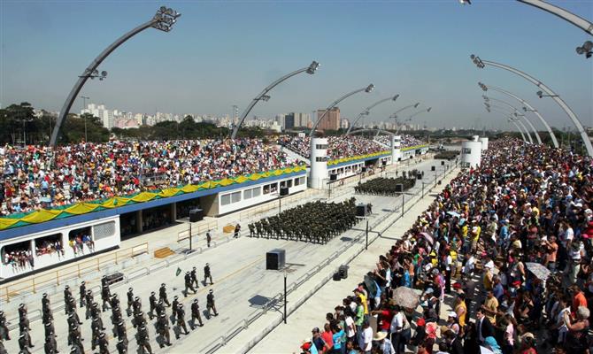 Sambódromo será mantido como palco do carnaval da cidade