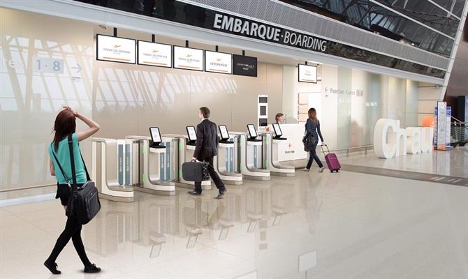 O principal aeroporto do país duplicará o número de portões biométricos de imigração. 