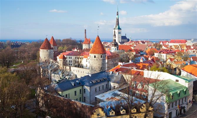 A cidade de Tallinn, na Escócia, uma das mais baratas de outubro
