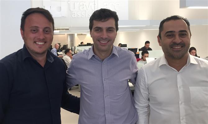 Renato Dassan, gerente regional de SP, RJ e ES; Federico Siri, presidente da Travel Ace; e Roberto Oliveira, diretor comercial 