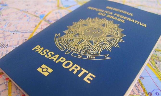 Passaporte brasileiro pode perder menção ao Mercosul, no alto