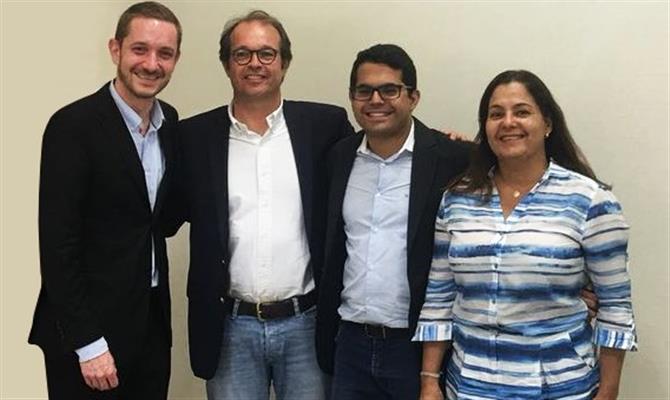 Renato Carvalho e Eduardo Giestas, da Atlantica, com os investidores Igor Torres e Soraya Machado