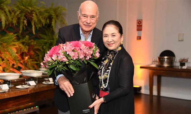 Guillermo Alcorta e Chieko Aoki durante degustação para o Fórum PANROTAS 2018