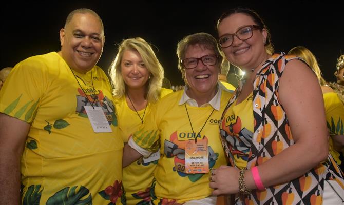 Hugo Clarinda e Janaina Araujo, do Turismo de Curaçao, recebem Cátia Frias, da American Airlines, e Ana Maria Berto, da Orinter
