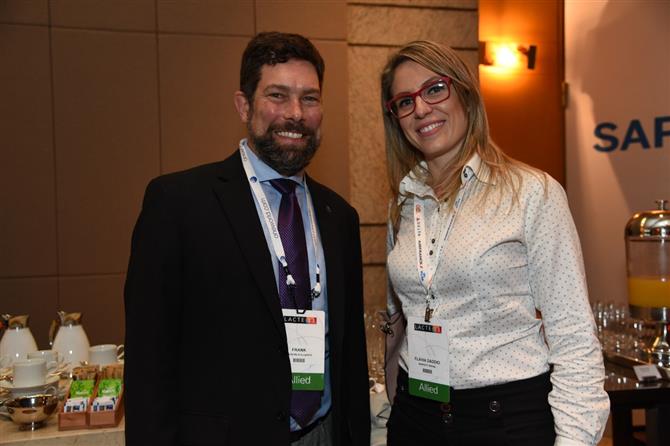 Ney Neto, da MCI Brasil, palestra durante primeira sessão do evento