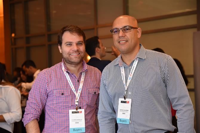 Ney Neto, da MCI Brasil, palestra durante primeira sessão do evento