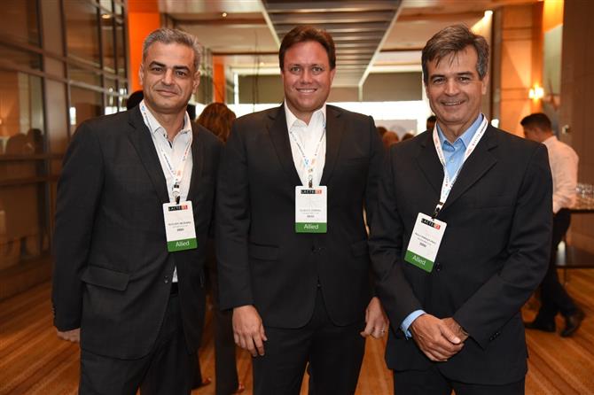 Ney Neto, da MCI Brasil, palestra durante primeira sessão do evento