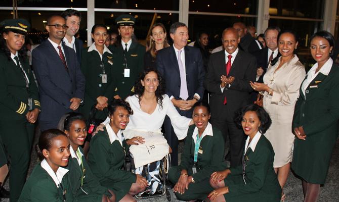 Vice-presidente da Argentina, Gabriela Michetti recepcionou os passageiros e tripulação do voo inaugural da Ethiopian