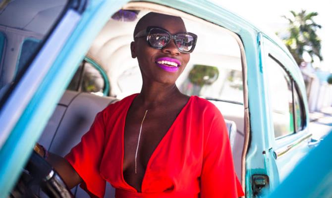 Desde os 23 anos, Jessica Nabongo viajou por 53 países e morou em quatro continentes