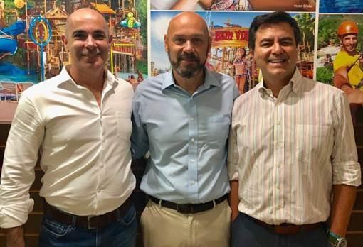 Heber Garrido, novo diretor de Experiência Marketing e Vendas, Francisco Costa Neto, CEO, e Flávio Monteiro, diretor de Experiência Operações Corporativo do Grupo Rio Quente