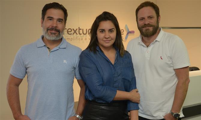 O diretor comercial, Flávio Marques, a diretora de Marketing, Renata Esteves, e o diretor geral da Rextur Advance, Luciano Guimarães
