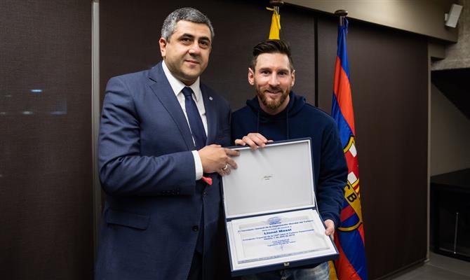 Lionel Messi é nomeado pelo secretário-geral da OMT, Zurab Pololikashvil, novo embaixador do Turismo Responsável