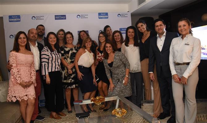 Representantes das equipes do Rio CVB, Marriott e Sheraton