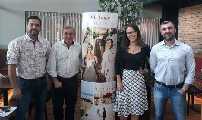 Beatriz Barbosa, com a equipe da Orinter: Vinicius Chagas (gerente de vendas), <br>Rogério Campos (executivo de contas) e<br>Pedro Motta (executivo de contas)