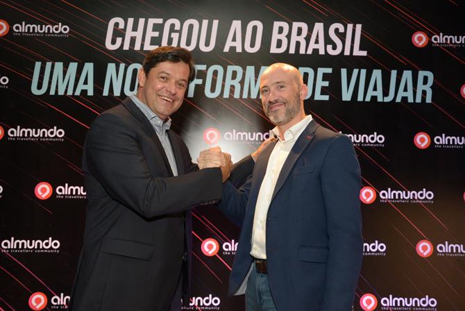Luciano Barreto e Juan Pablo Lafosse comandaram a festa que oficializou a chegada da Almundo ao Brasil