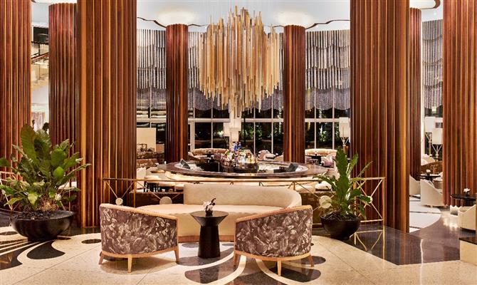O lobby do luxuoso Nobu Hotel Miami Beach