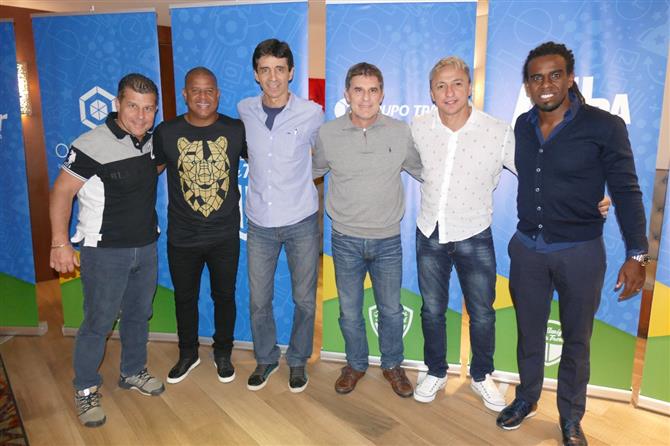 Luis Paulo Luppa (Trend), Marcelinho Carioca, Mauro Galvão, Mario Antonio (Trend), Paulo Nunes e Tinga