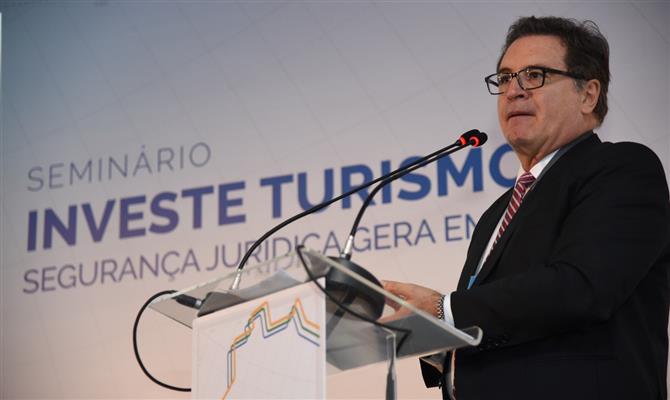Vinicius Lummertz, ministro do Turismo, levanta bandeira das reformas e desburocratização do setor no Brasil