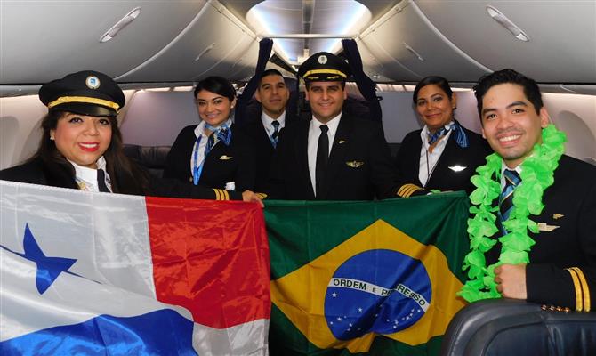 Tripulação do voo inaugural da Copa Airlines que ligou o Panamá a Fortaleza