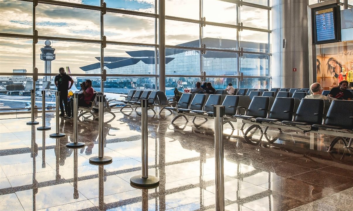 O Aeroporto de Guarulhos (SP) registra a maior previsão de movimento: aproximadamente 535 mil passageiros em voos nacionais e internacionais entre os dias 28 de março e 1º de abril
