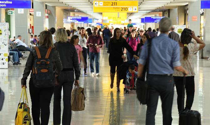 O aeroporto de Guarulhos (SP) foi o que mais recebeu passageiros no período: foram mais de 3 milhões